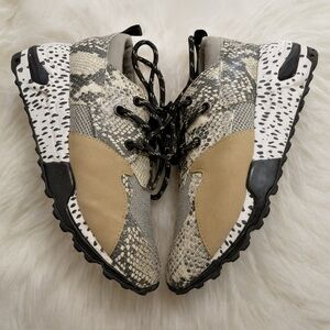 Steve Madden Womens Chunky Cliff Snakeskin Lace Up Fashion Sneaker sz 9